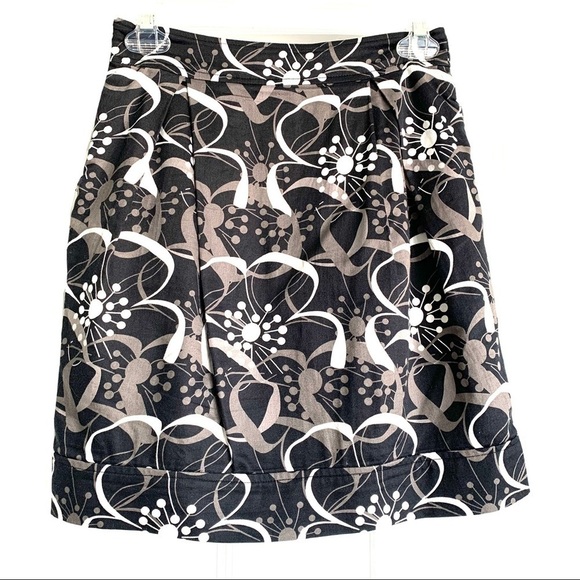 Forever 21 Mini Black, White & Gray Floral Skirt with Pockets Size Small - Picture 1 of 8